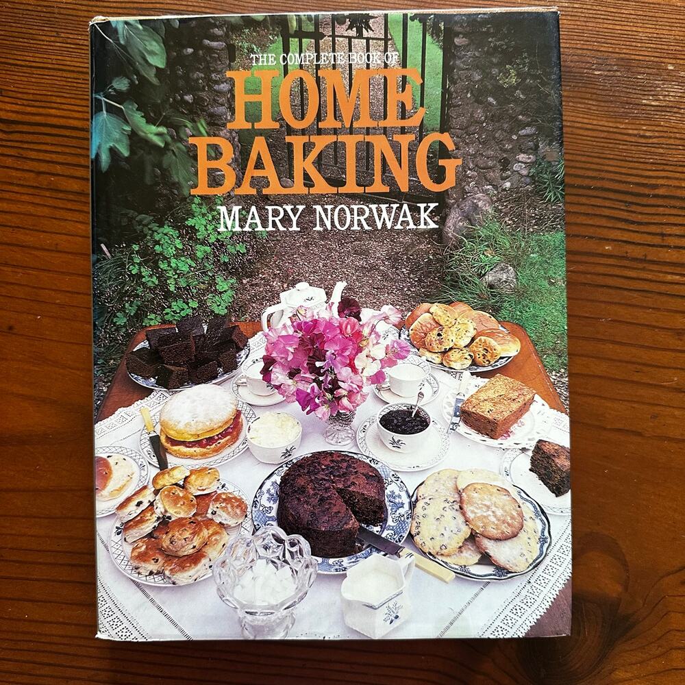 The Complete Book of Home Baking 1979